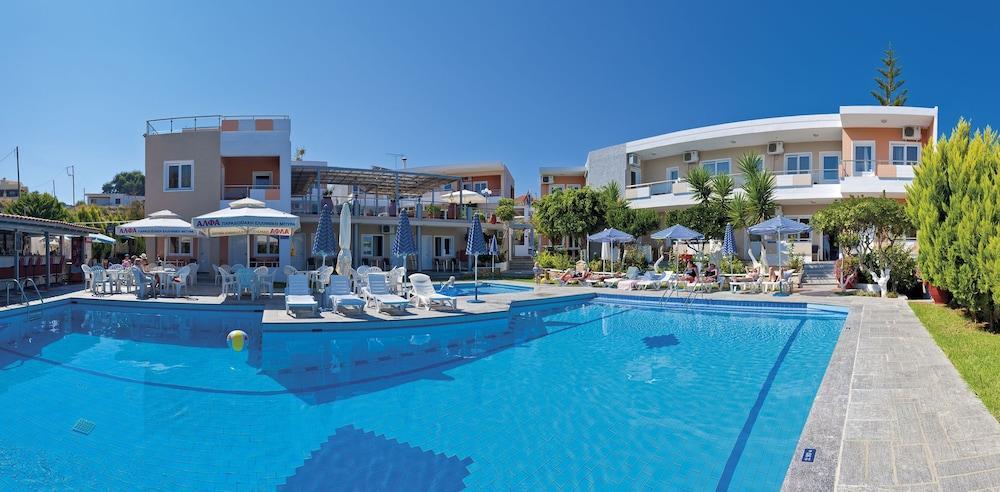 Hotel Koukouras Stalós Exteriér fotografie