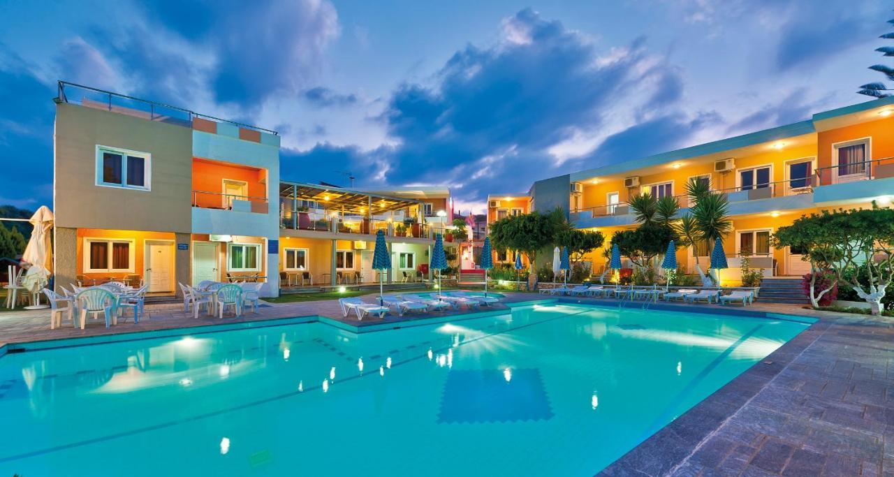 Hotel Koukouras Stalós Exteriér fotografie