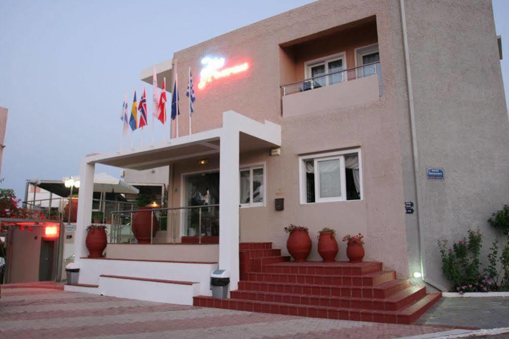 Hotel Koukouras Stalós Exteriér fotografie